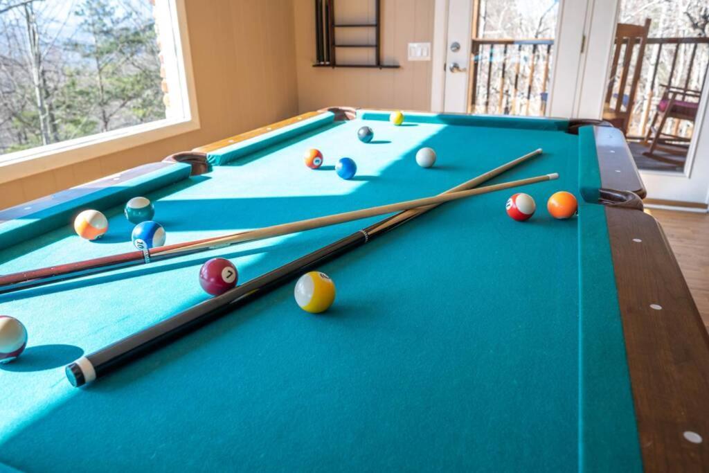 Happy Trails - Cobbly Nob Resort Home Гатлинбург Экстерьер фото