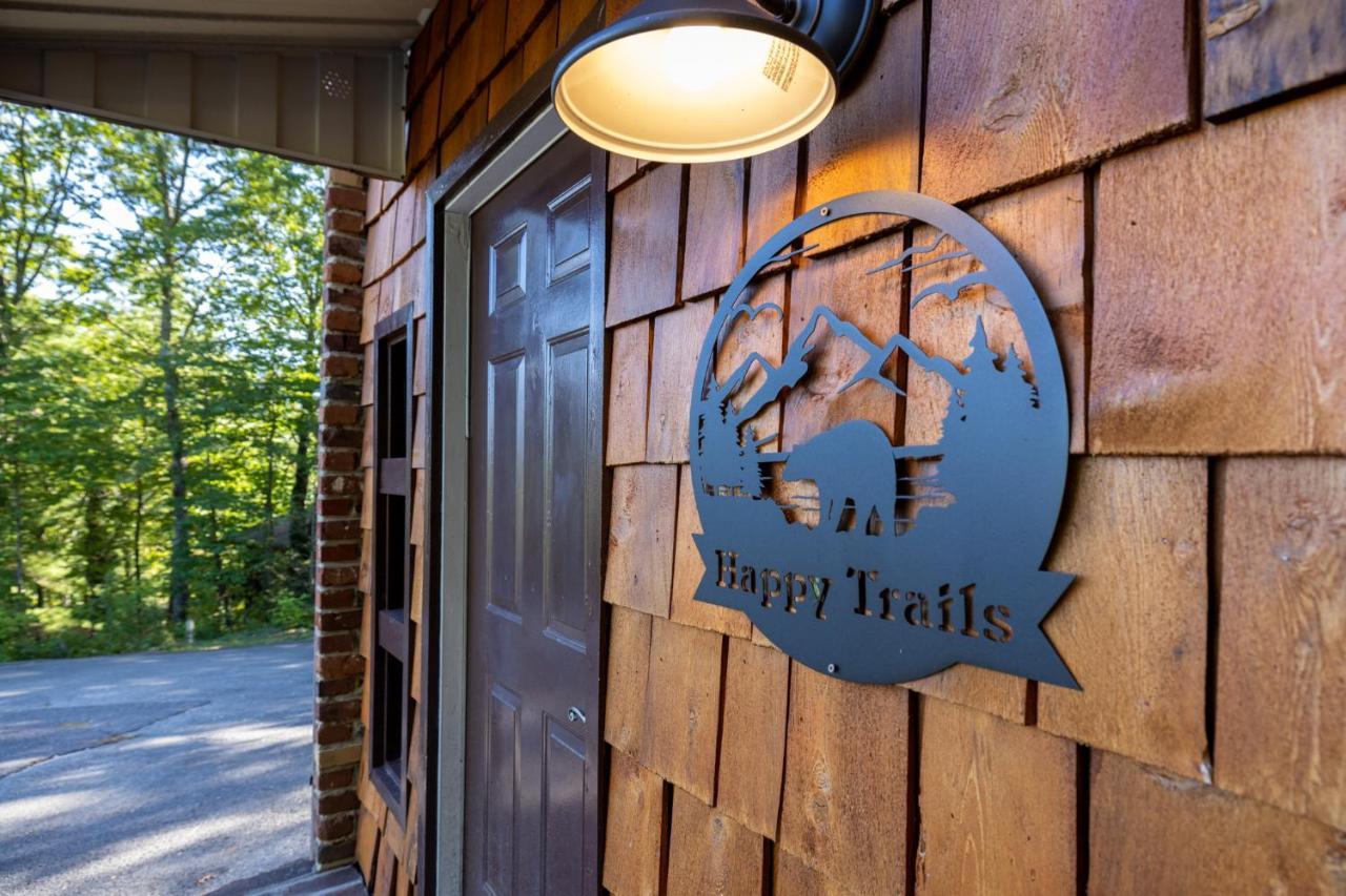 Happy Trails - Cobbly Nob Resort Home Гатлинбург Экстерьер фото